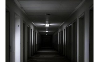 废弃医院逃脱续攻略（面对恐怖与死亡，你能否逃出鬼影重重的废弃医院？）